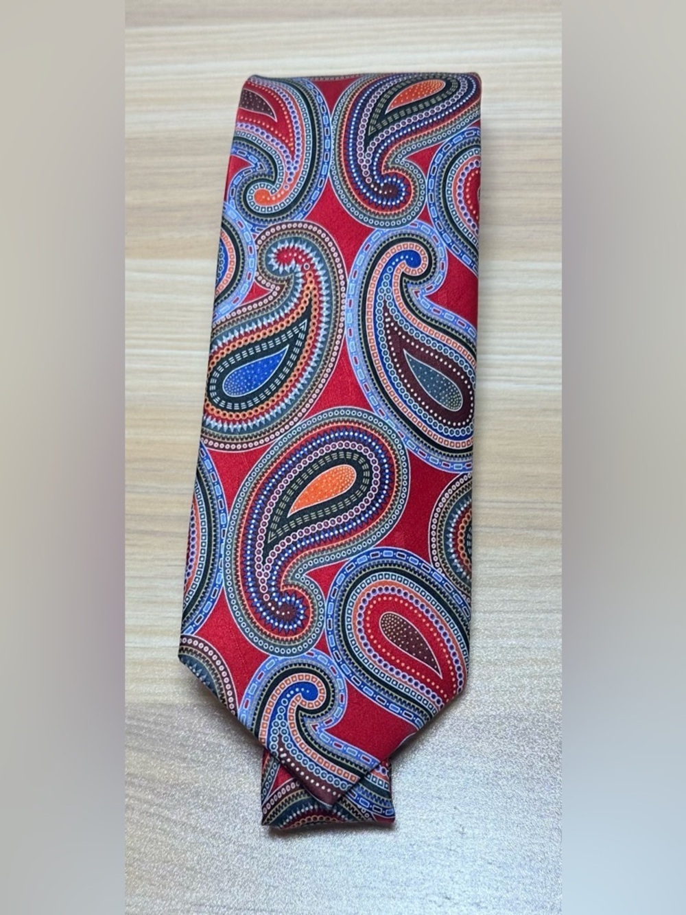Geoffrey Beene Red large Paisley Silk Tie - Classic Pattern colorful vibrant